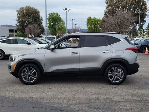 Used 2023 Kia Seltos S image 2