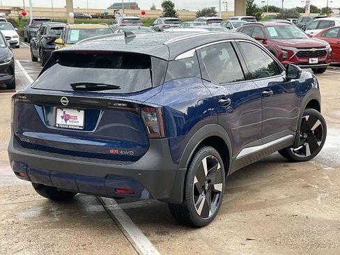 New 2025 Nissan Kicks SR image 5