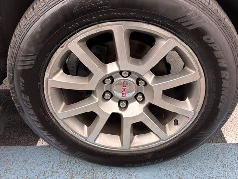Used 2015 GMC Yukon XL Denali w/ Premium Package AWD/4WD image 40