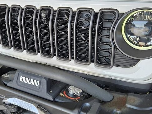 Used 2024 Jeep Wrangler Unlimited Rubicon w/ Technology Group image 2