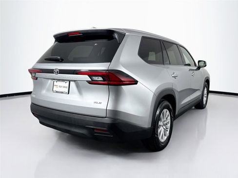 Certified 2025 Toyota Grand Highlander AWD image 6