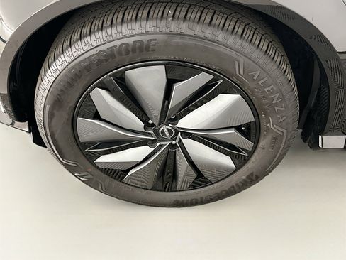 Used 2024 Nissan Ariya AWD image 11