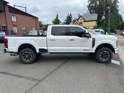 Used 2024 Ford F350 Platinum w/ Tremor Off-Road Package AWD/4WD image 2