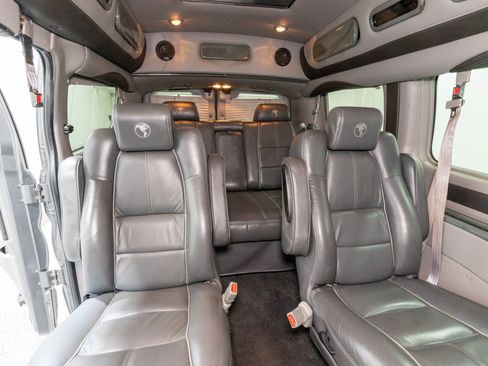 Used 2015 Ford Transit 150 130 Low Roof w/ Exterior Upgrade Package RWD image 10