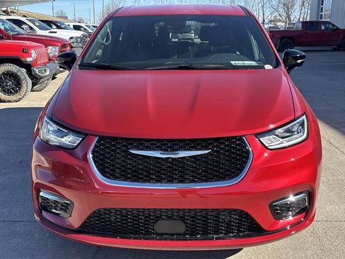 New 2026 Chrysler Pacifica Select image 12