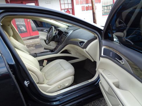 Used 2014 Lincoln MKZ w/ Equipment Group 101A Select image 16