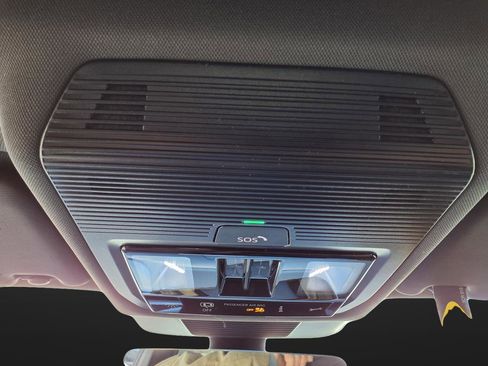 New 2026 Volkswagen Tiguan SE R-Line image 32