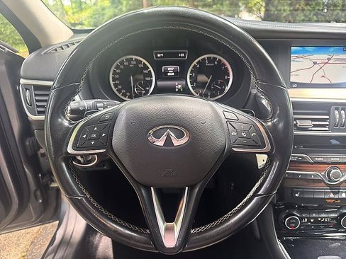Used 2017 INFINITI QX30 Premium w/ Navigation Package AWD/4WD image 13