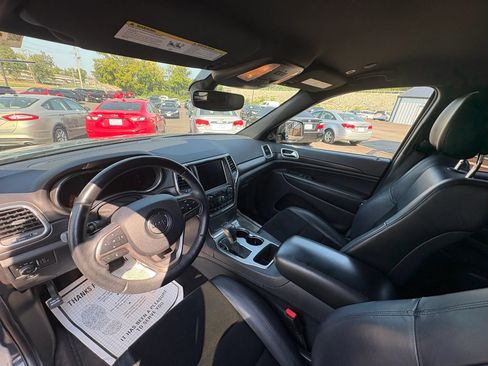 Used 2018 Jeep Grand Cherokee Altitude AWD/4WD image 18