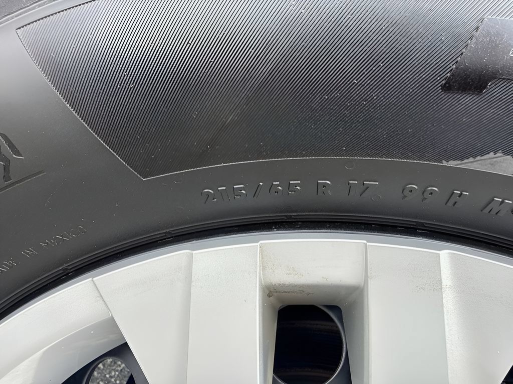 Used 2025 Toyota Corolla Cross L FWD image 26