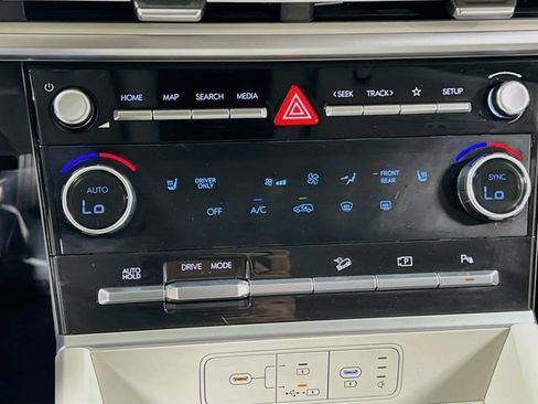 Used 2024 Hyundai Santa Fe SEL FWD image 15