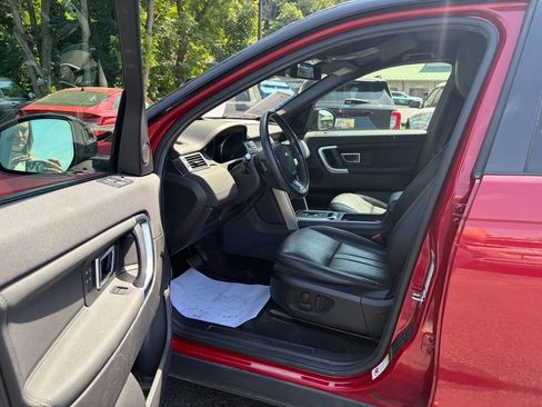 Used 2018 Land Rover Discovery Sport HSE AWD/4WD image 11