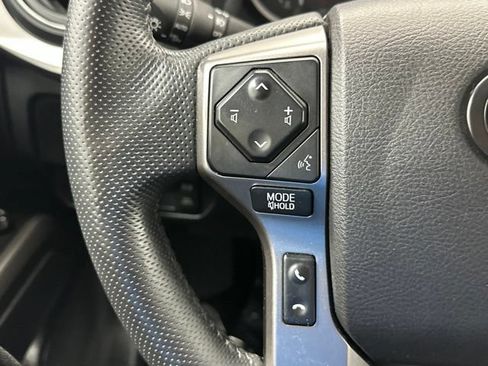 Used 2022 Toyota Tacoma SR5 AWD/4WD image 16