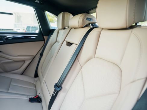 New 2026 Porsche Macan S image 29