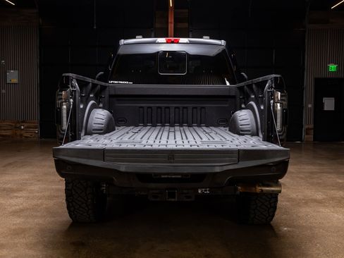 Used 2022 Ford F250 Platinum image 9