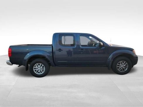 Used 2019 Nissan Frontier SV image 9