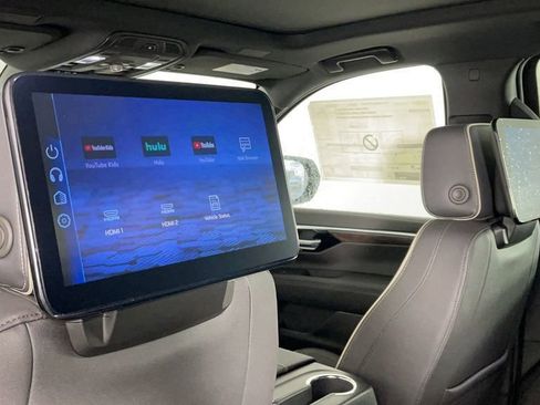 New 2025 Chevrolet Suburban Premier image 14