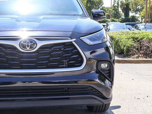 Used 2024 Toyota Highlander LE image 12