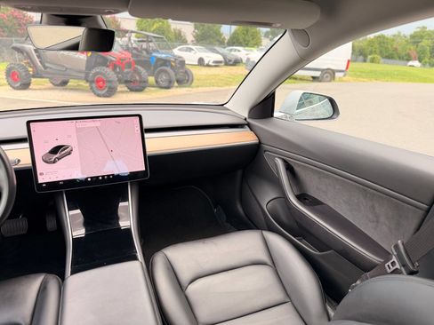 Used 2018 Tesla Model 3 Long Range AWD/4WD image 27