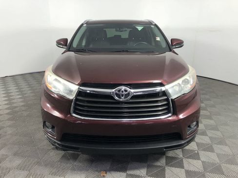 Used 2016 Toyota Highlander XLE image 3