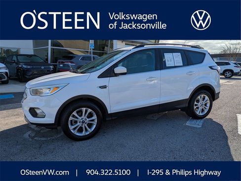 Used 2018 Ford Escape SE image 1