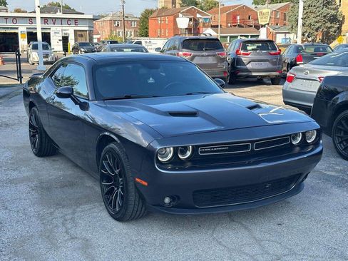 Used 2021 Dodge Challenger SXT w/ Driver Convenience Group image 1