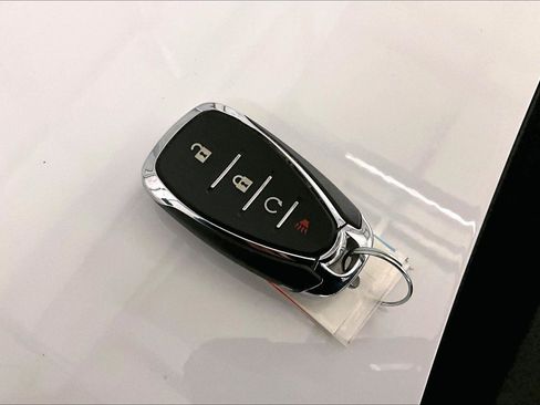 Used 2023 Chevrolet Bolt EUV LT w/ Convenience Package image 9