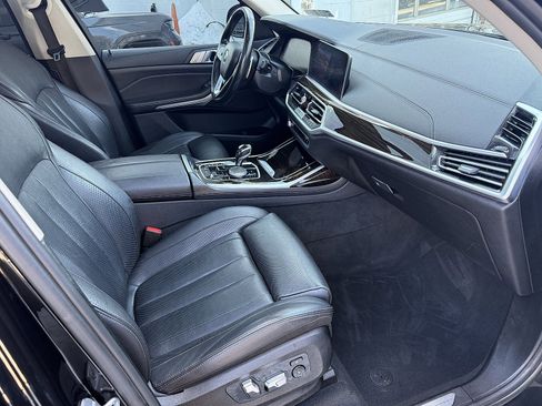 Used 2020 BMW X7 xDrive40i w/ Luxury Seating Package image 16