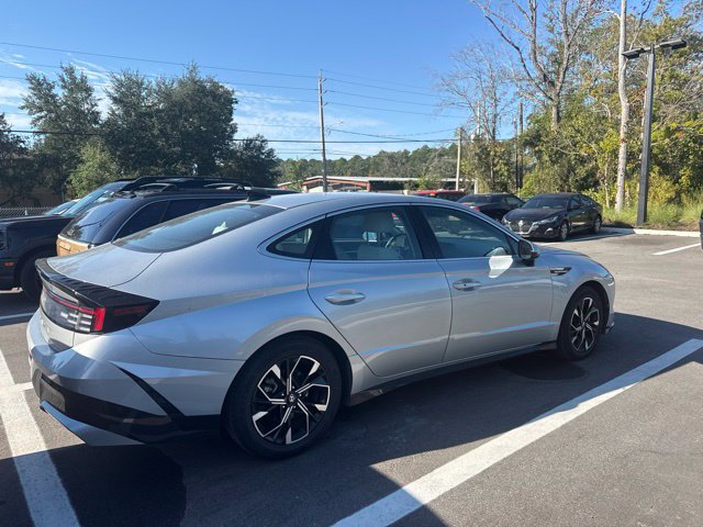 Used 2024 Hyundai Sonata SEL FWD image 3