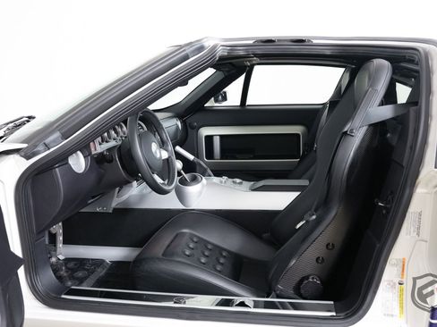Used 2005 Ford GT image 21