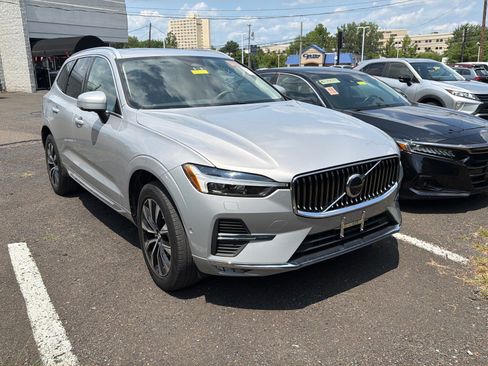 Used 2023 Volvo XC60 B5 Plus w/ Climate Package AWD/4WD image 1