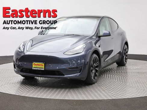 Used 2023 Tesla Model Y AWD image 1