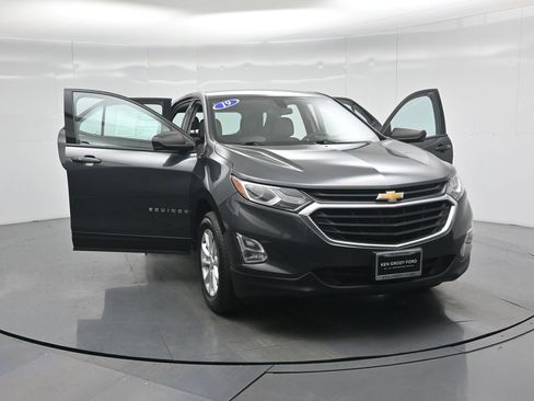 Used 2019 Chevrolet Equinox LS image 32