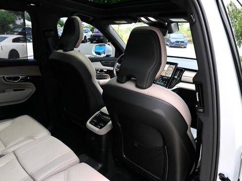 Used 2025 Volvo XC90 T8 Ultra w/ Protection Package Premier AWD/4WD image 49