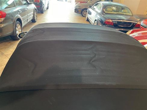 Used 2009 BMW 135i Convertible image 27