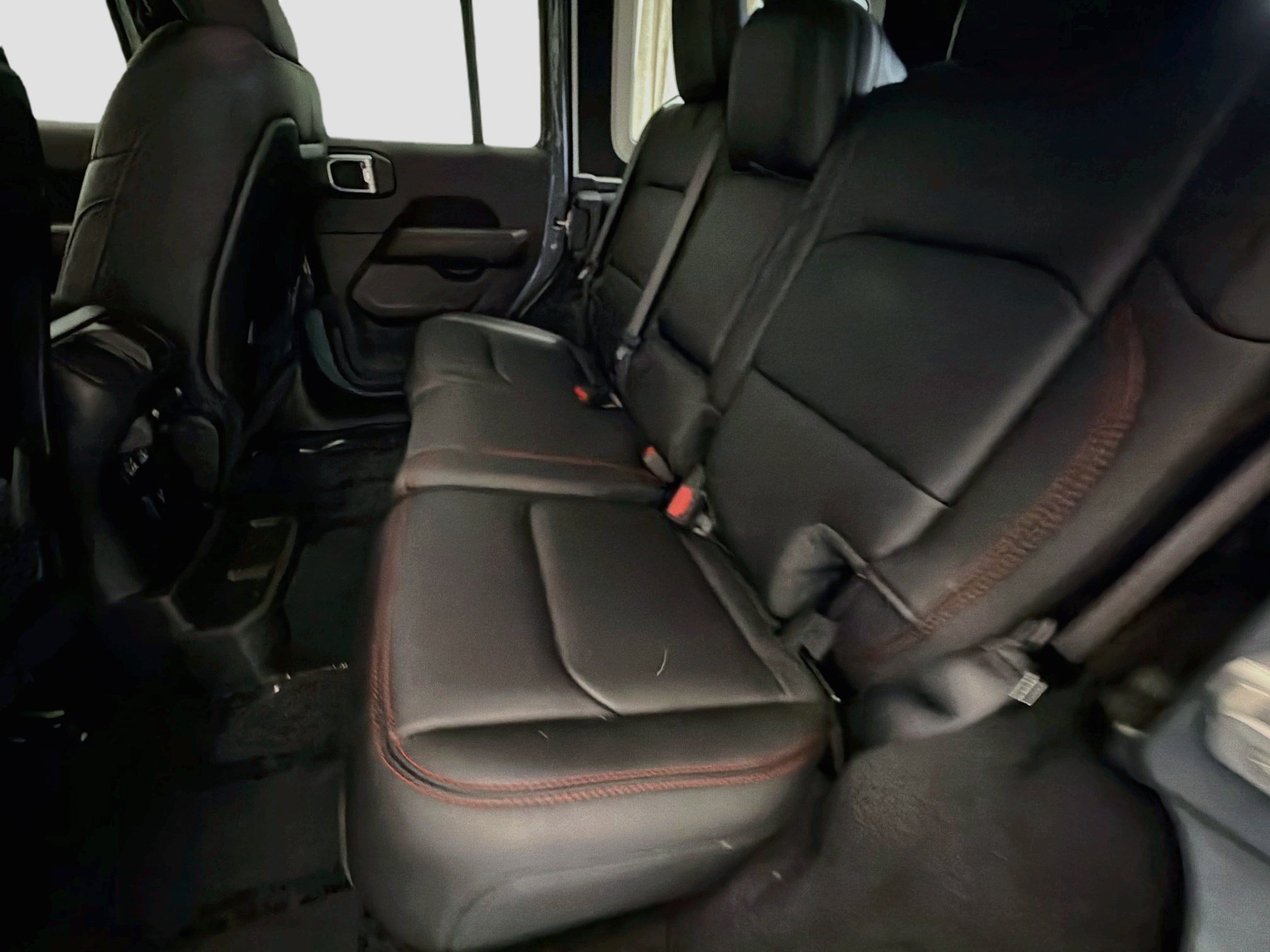 Used 2024 Jeep Wrangler Unlimited Rubicon w/ Convenience Group AWD/4WD image 13