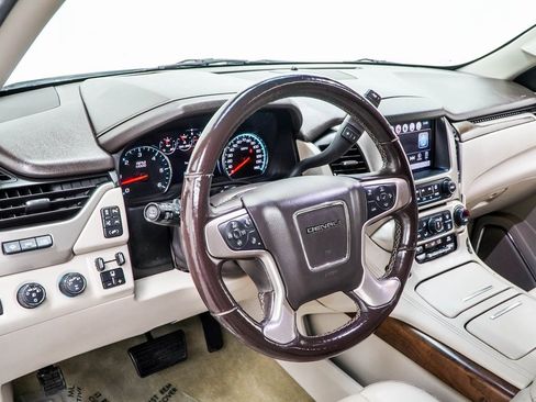 Used 2018 GMC Yukon XL Denali w/ Denali Ultimate Package image 15