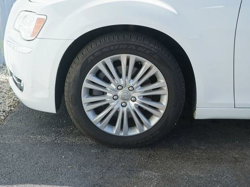 Used 2013 Chrysler 300 AWD w/ Driver Convenience Group image 6
