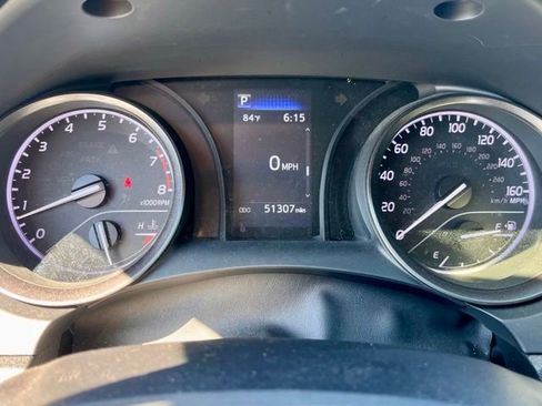 Used 2022 Toyota Camry SE image 23