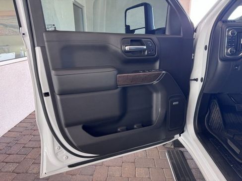 Used 2021 GMC Sierra 1500 Denali w/ Denali Ultimate Package image 10