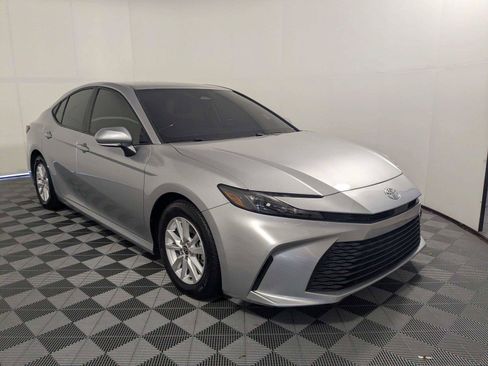 Used 2025 Toyota Camry LE w/ Convenience Package FWD image 3