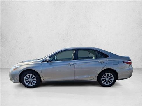 Used 2015 Toyota Camry LE FWD image 9