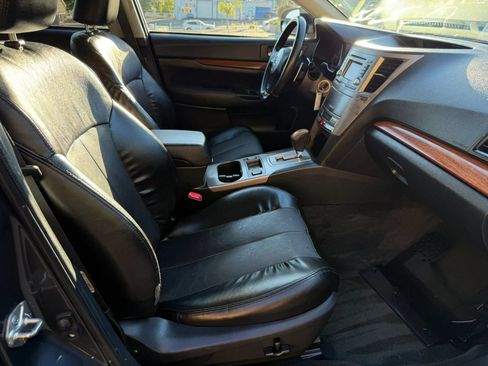 Used 2013 Subaru Outback 3.6R Limited w/ Moonroof Pkg AWD/4WD image 21