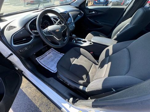 Used 2021 Chevrolet Malibu LT FWD image 16