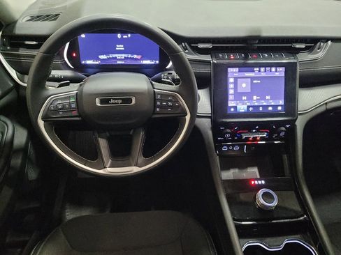 Used 2023 Jeep Grand Cherokee Laredo w/ Luxury Tech Group I image 22