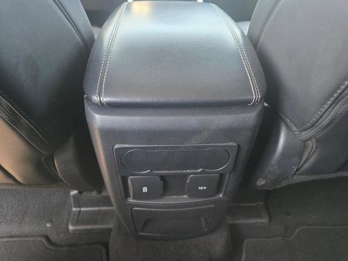 Used 2023 Ford Explorer XLT w/ Equipment Group 202A RWD image 6