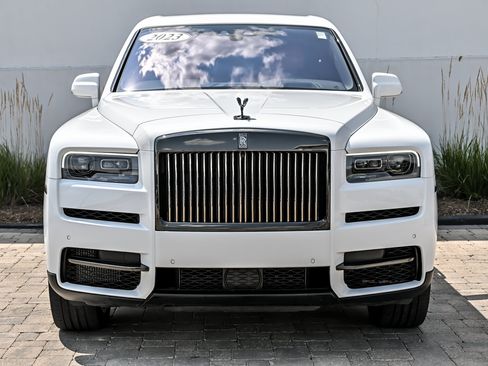 Used 2023 Rolls-Royce Cullinan Black Badge AWD/4WD image 4