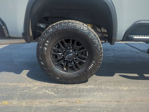 Certified 2025 Chevrolet Silverado 2500 ZR2 w/ Technology Package AWD/4WD image 13
