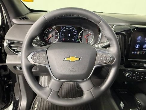 Used 2023 Chevrolet Traverse High Country FWD image 17