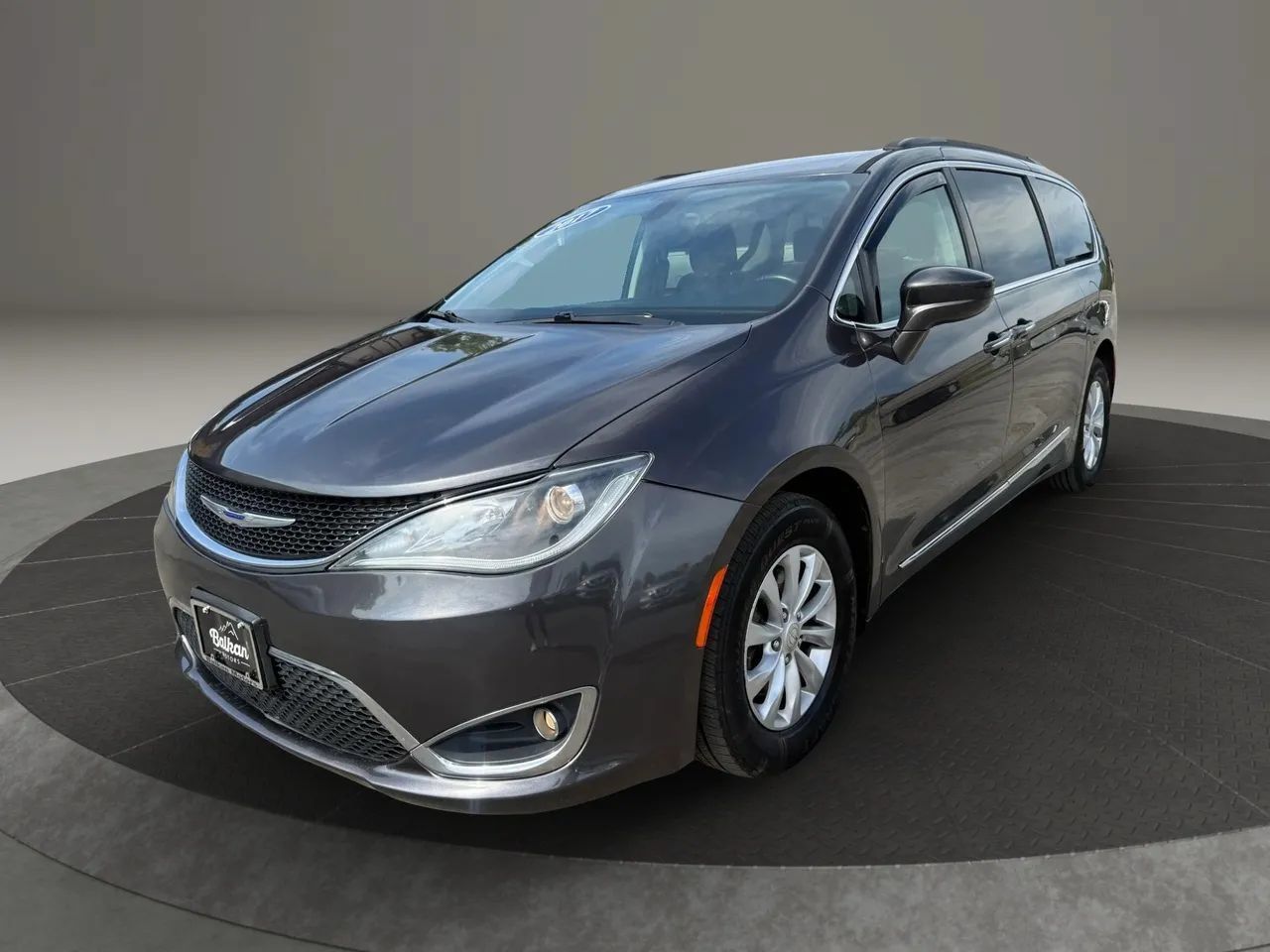 Used 2017 Chrysler Pacifica Touring-L FWD image 13